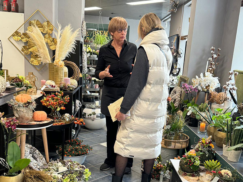 guidos-dekoqueen-kundenberatung-kandidatin-vox-bei-blumen-kreativ-plauen